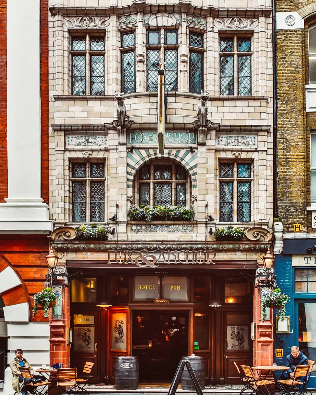 Fox & Anchor, London, England. instagram.com/onecityldn