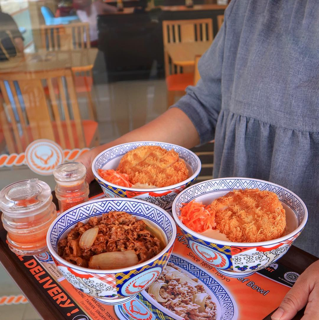 Shrimp and beef bowls, Yoshinoya, Tokyo, Japan. instagram.com/yoshinoyaid