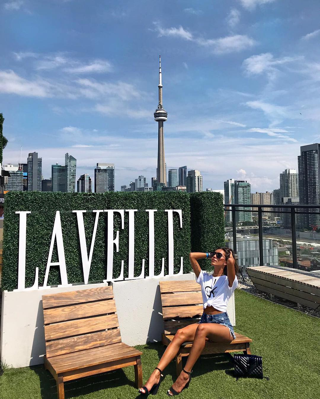 Lavelle, Toronto, Ontario, Canada. instagram.com/simoesxox