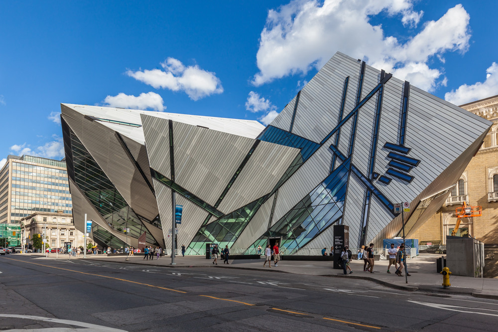  Royal Ontario Museum, Toronto, Canada. JHVEPhoto / Shutterstock.com