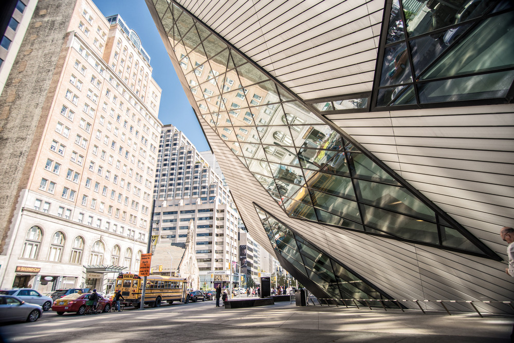 Royal Ontario Museum, Bloor St, Toronto, Ontario, Canada. Francesco Cantone / Shutterstock.com