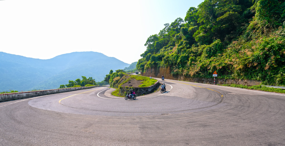 Hai Van Pass, Vietnam. Huy Thoai / Shutterstock.com