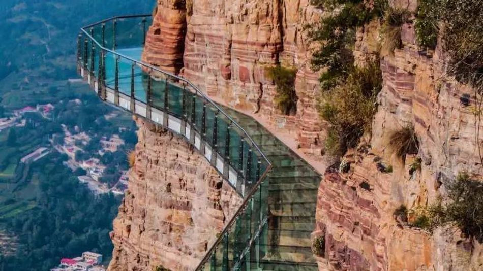 East Taihang Glasswalk, Xingtai, China. Credit: East Taihang District